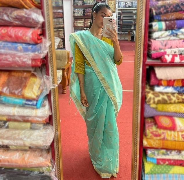 Katherinne Rodriguez trying Indian Saree