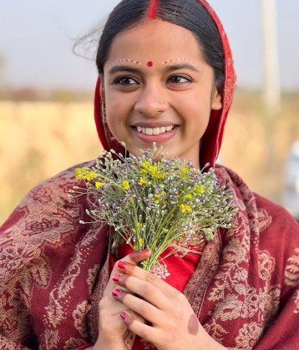 Nitanshi Goel as Phool Kumari in Laapataa Ladies