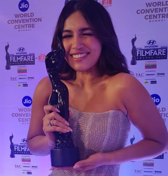 Bhumi Pednekar with Filmfare Award