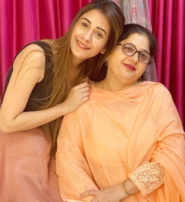 Hiba Nawab with her Mother Rusha Nawab