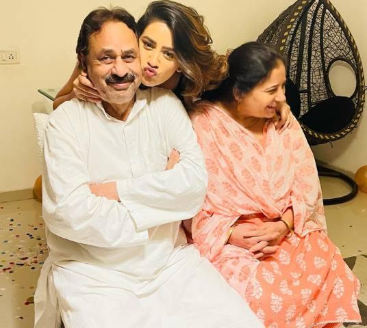 Hiba Nawab with her Father Nawab Firoz Ali and Mother Rusha Nawab