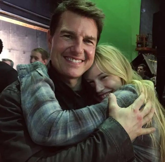 Danika Yarosh with Tom Cruise