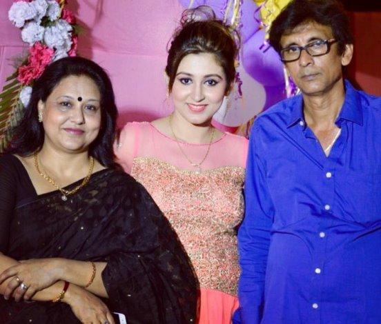 Oindrila Sen with her Parents