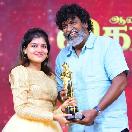 Monisha Blessy with Ananda Vikatan Nambikkai Awards