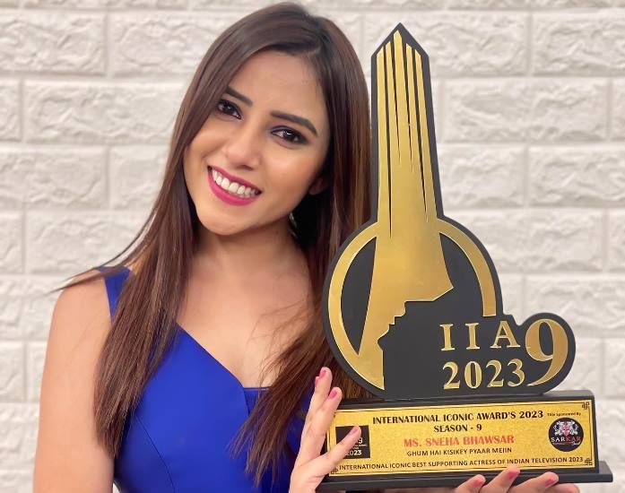 Sneha Bhawsar with International Iconic Award